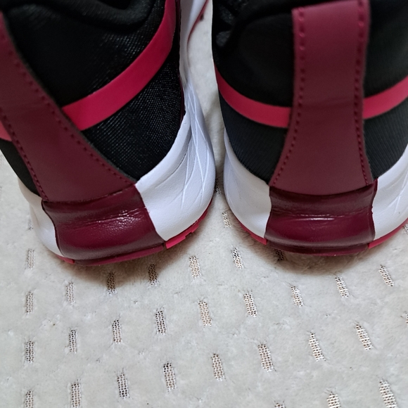 REEBOK  WOMEN  RUNNING SNEAKERS   SIZE  7.5  COLOR BLACK AND PINK  NEW - Picture 4 of 10